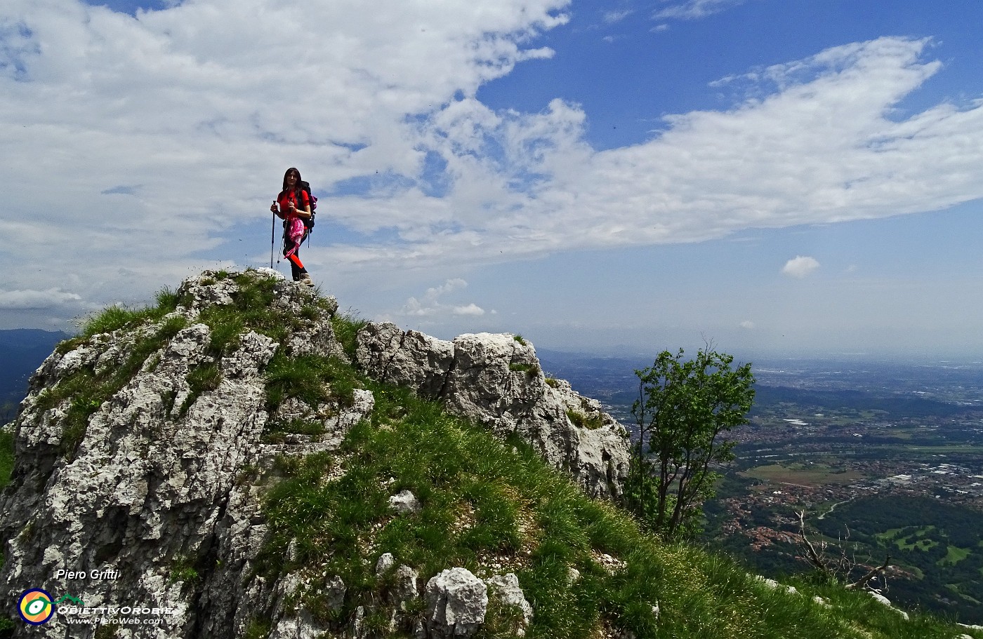 79 Sul cocuzzolo della montagna....JPG -                                